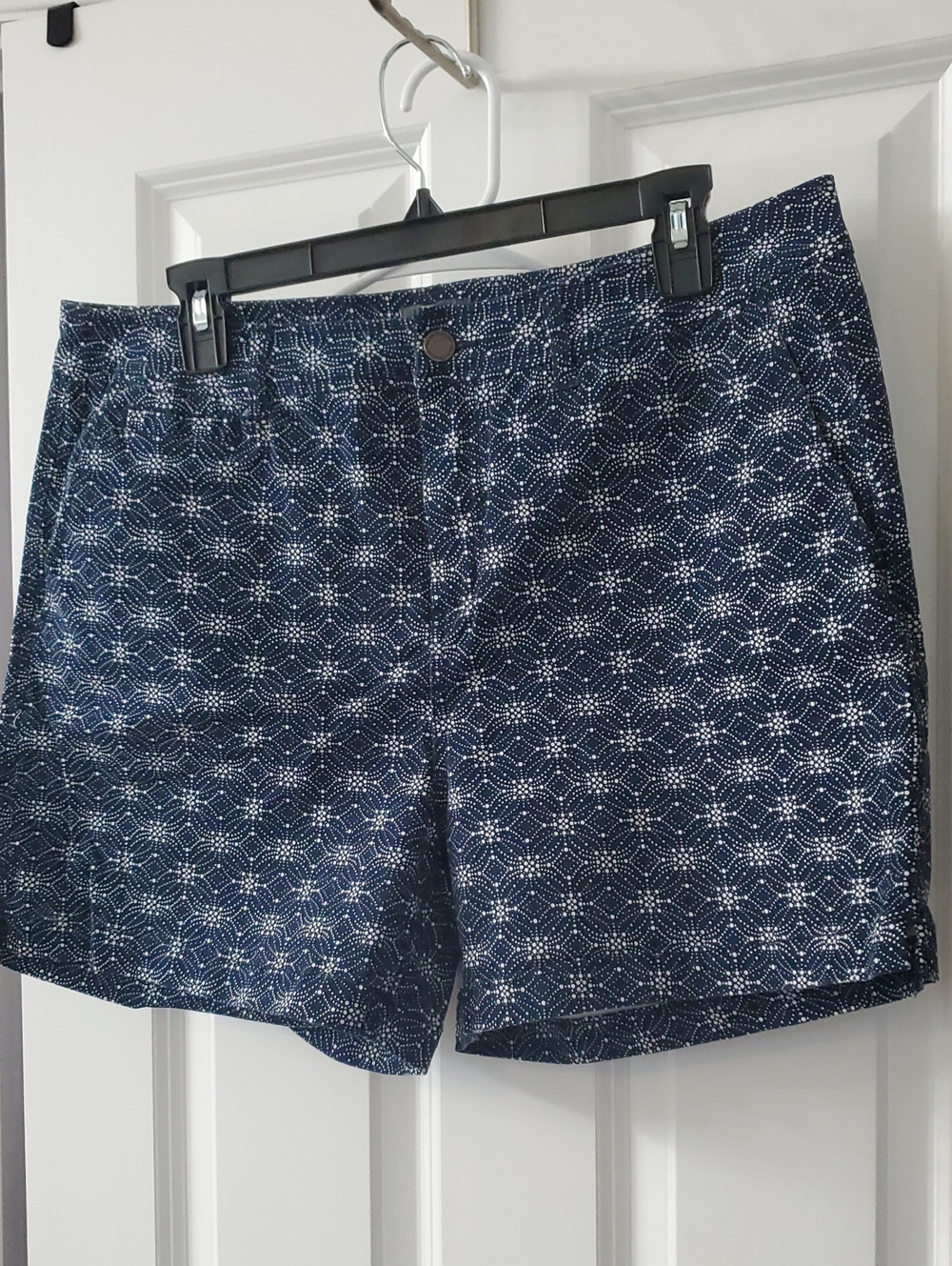 Market & Spruce Navy Blue Geometric Print Women’s Shorts